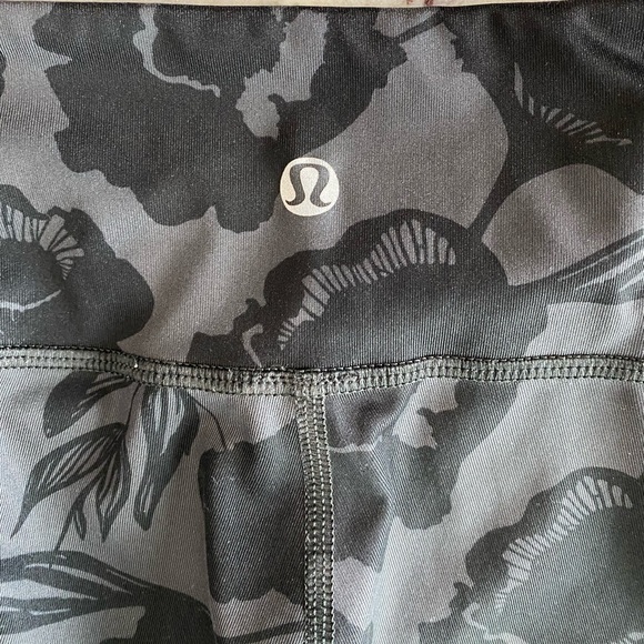 Lululemon Wunder Under Crop Full-On Luxtreme - Picture 2 of 12